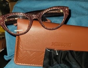 Missoni Textured Brown Cat-Eye Glasses with Case